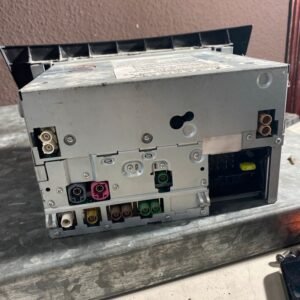 Alternative view of Mercedes W204 MOPF NAVI COMAND HEADUNIT A2049000208 Q2