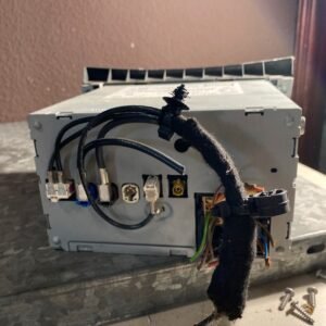 Alternative view of Mercedes W218 W212 MOPF NTG5*1 A2189006307 / 001 HEADUNIT